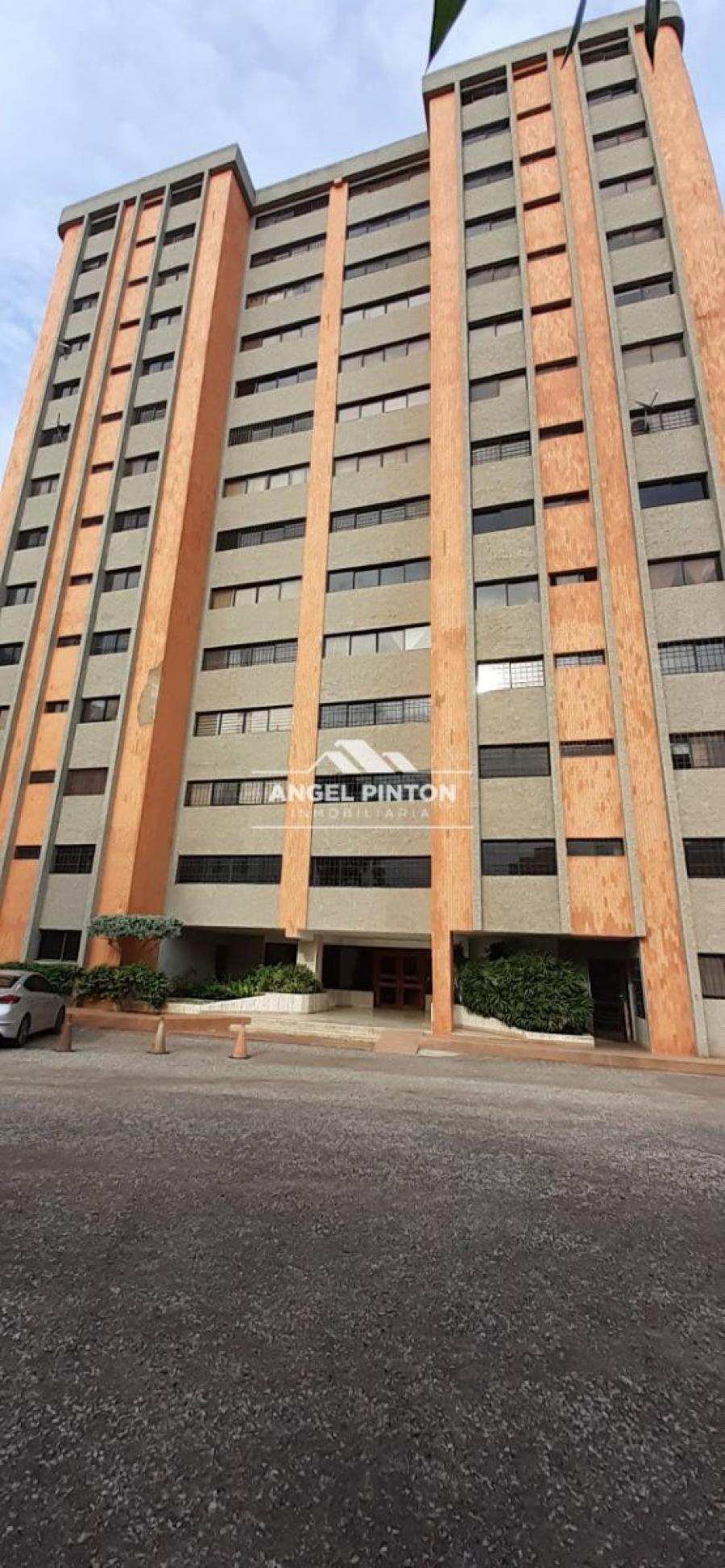 Foto Apartamento en Alquiler en La lago, Maracaibo, Zulia - U$D 350 - APA253928 - BienesOnLine