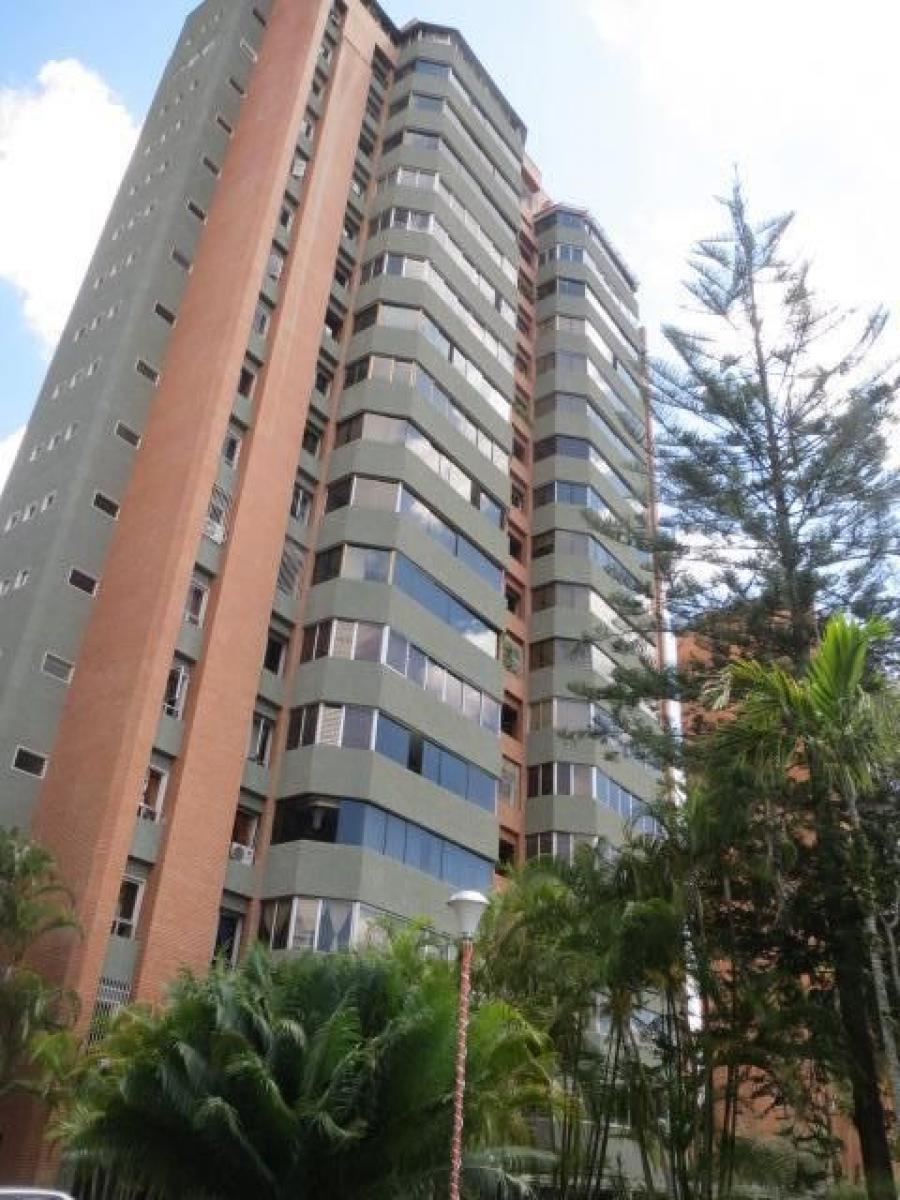 Foto Apartamento en Alquiler en Avenida principal de Los Naranjos, Municipio El Hatillo, Distrito Federal - U$D 1.100 - APA189519 - BienesOnLine