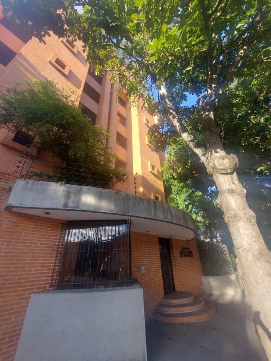 Foto Apartamento en Venta en CAMPO ALEGRE,CHACAO,VENEZUELA, Caracas, Distrito Federal - U$D 134.900 - APV220121 - BienesOnLine