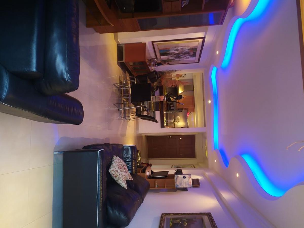 Home in Metric Way