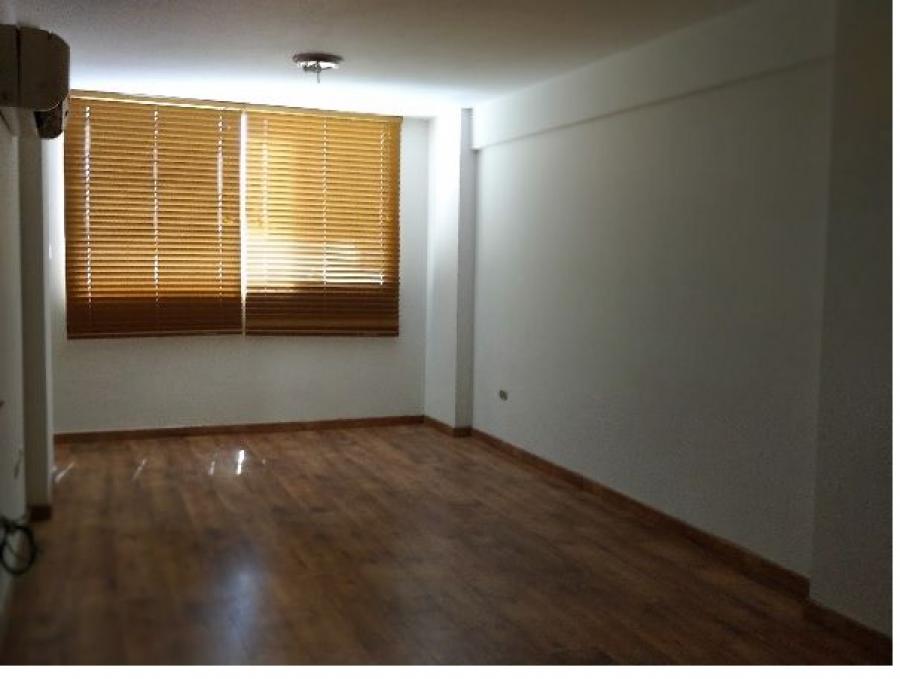 Foto Apartamento en Venta en Av Bolivar, Valencia, Carabobo - U$D 16.000 - APV132464 - BienesOnLine
