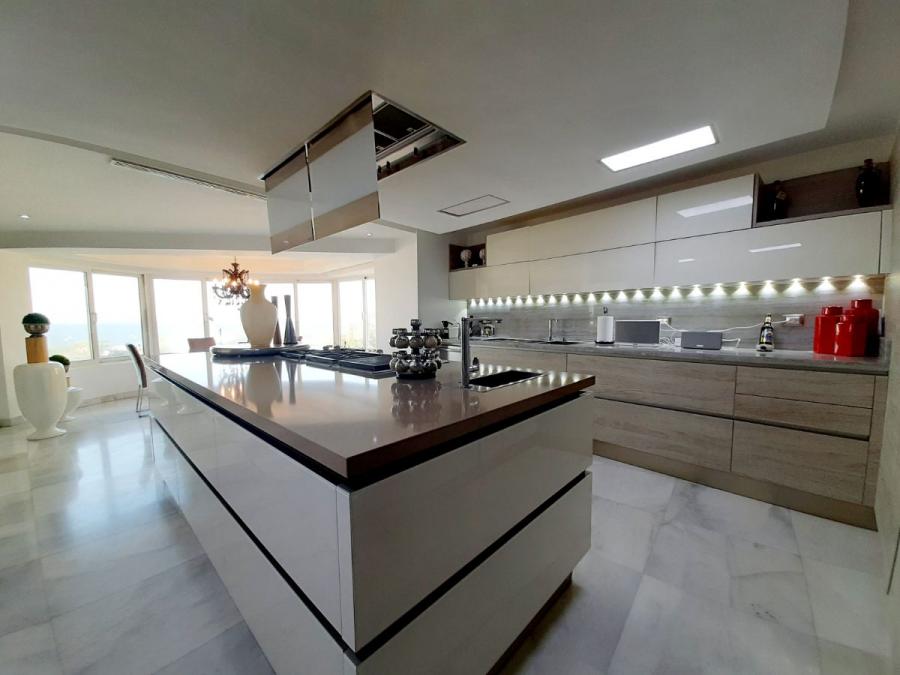 Home in Metric Way