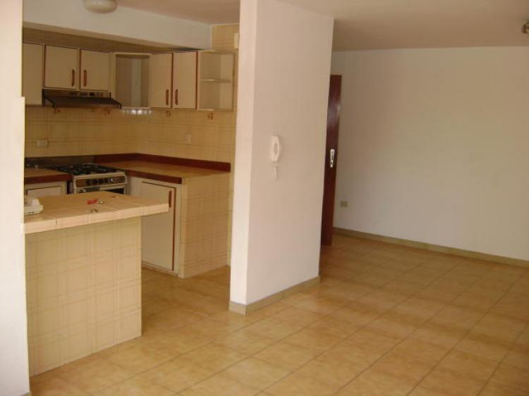 Foto Apartamento en Venta en Base Aragua, Maracay, Aragua - BsF 800.000.000 - APV29571 - BienesOnLine