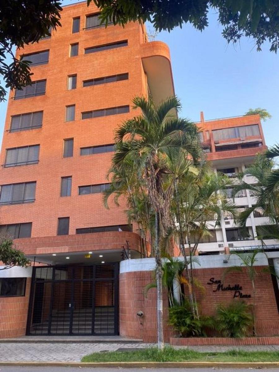 Foto Apartamento en Venta en Campo Alegre, Campo Alegre, Distrito Federal - U$D 190.000 - APV191993 - BienesOnLine