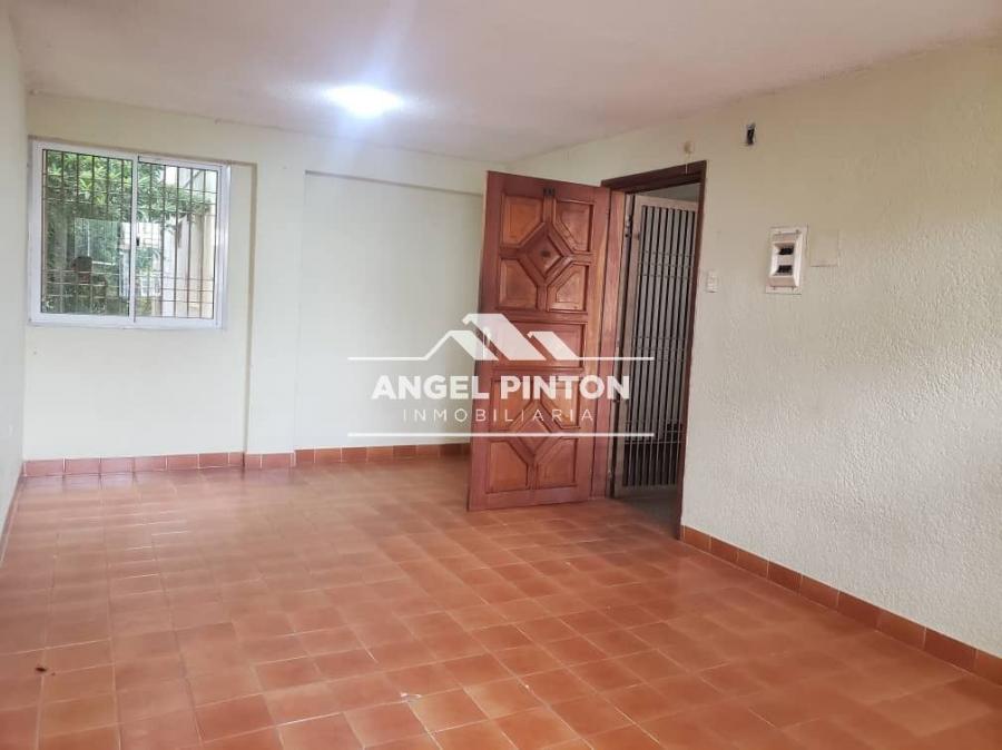 Foto Apartamento en Venta en URB EL NARANJAL, Maracaibo, Zulia - U$D 9.500 - APV210876 - BienesOnLine