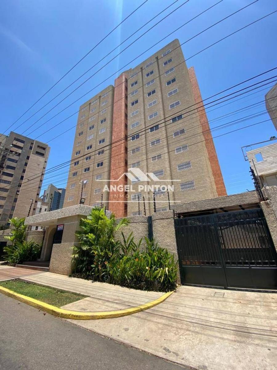 Foto Apartamento en Venta en Avenida 5 de Julio, Maracaibo, Zulia - U$D 49.000 - APV223071 - BienesOnLine