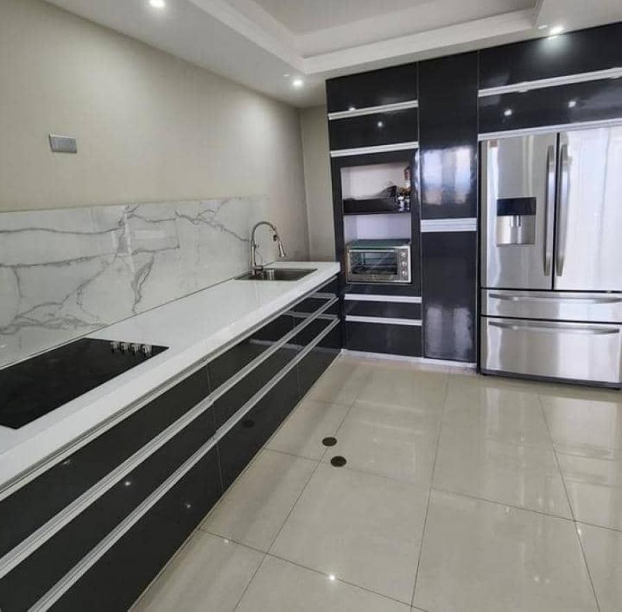 Home in Metric Way