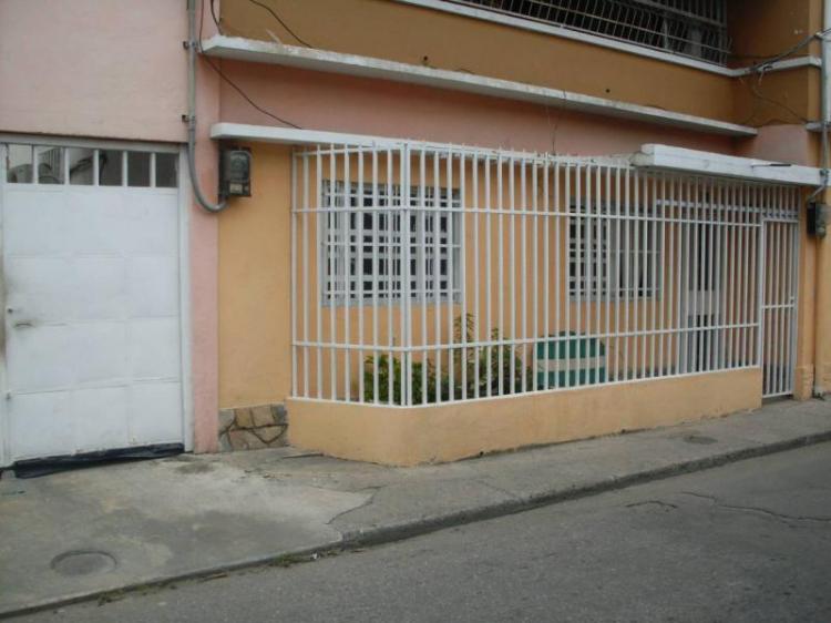 Foto Apartamento en Venta en Las Acacias, Maracay, Aragua - BsF 550.000 - APV38519 - BienesOnLine