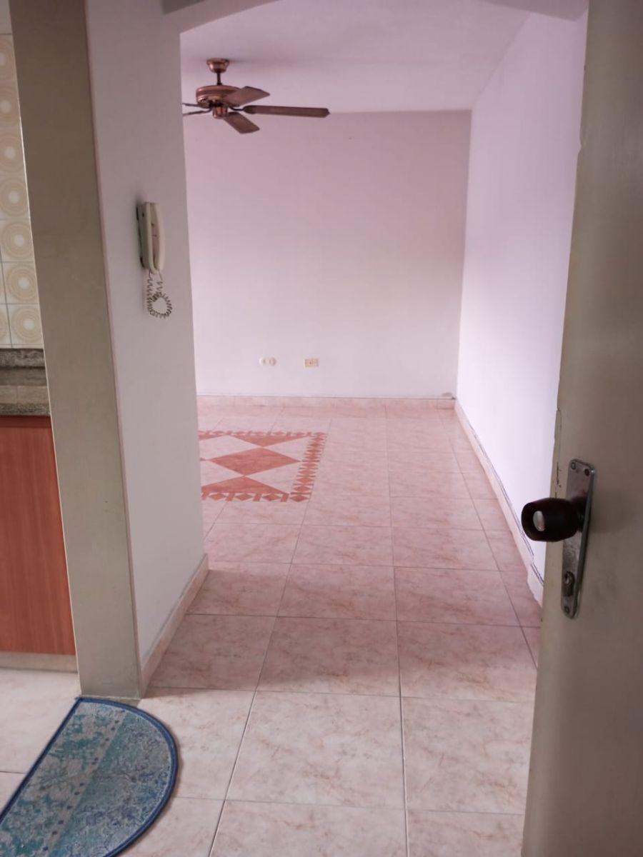 Foto Apartamento en Venta en Las Delicias, Maracay, Aragua - U$D 35.000 - APV208625 - BienesOnLine