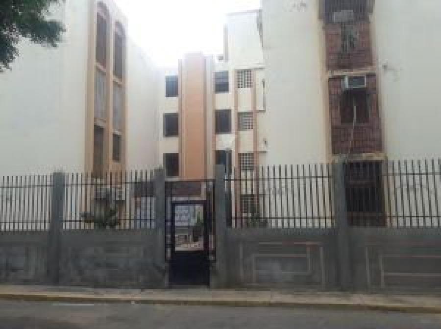 Foto Apartamento en Venta en Pomona, Maracaibo, Zulia - BsF 8.500 - APV121227 - BienesOnLine