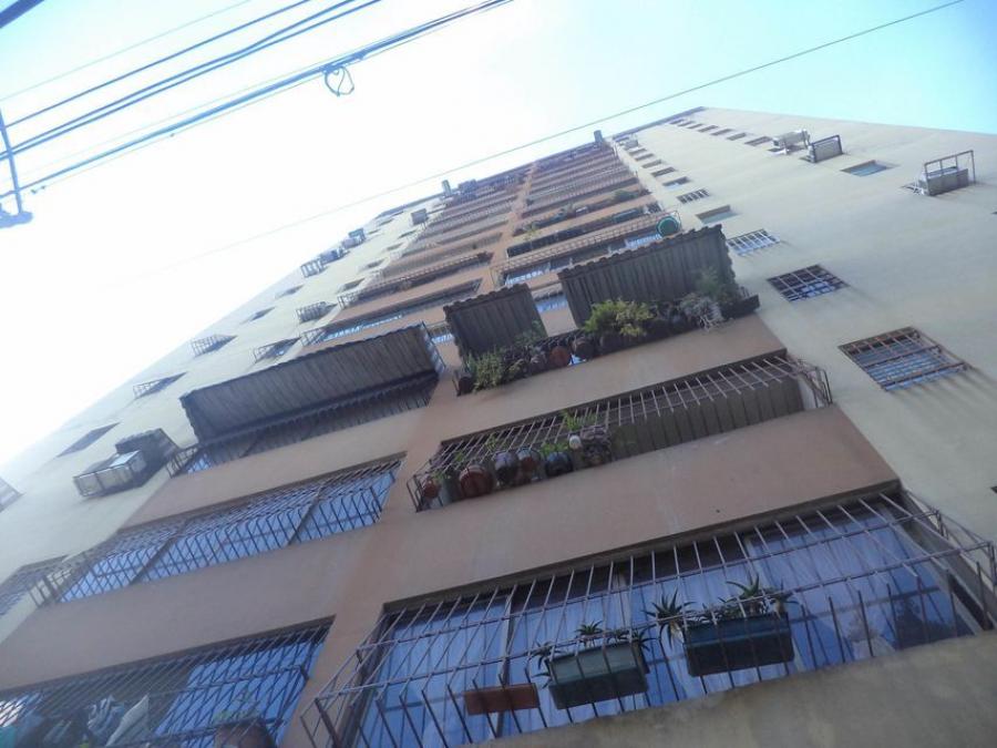 Foto Apartamento en Venta en Los Guayabitos, Naguanagua, Carabobo - U$D 18.000 - APV165249 - BienesOnLine