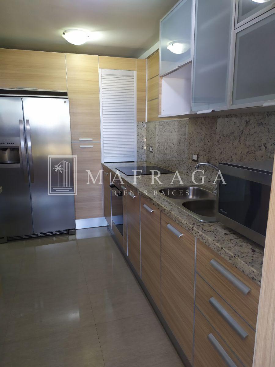 Foto Apartamento en Alquiler en Valentin valiente, Cuman, Sucre - U$D 300 - APA174857 - BienesOnLine