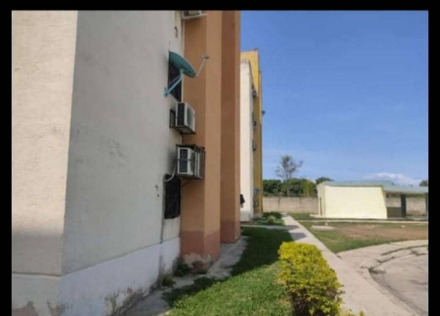 Foto Apartamento en Venta en Los guayos paraparal.Res.pomarroza, Los Guayos, Carabobo - U$D 11.000 - APV224073 - BienesOnLine