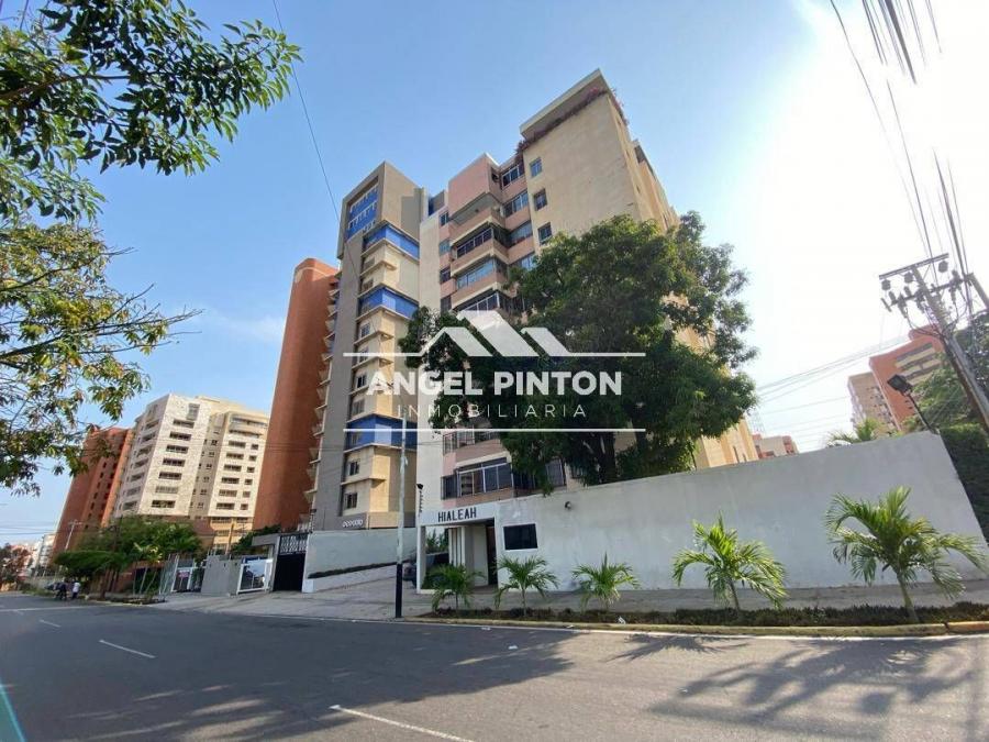Foto Apartamento en Venta en La Lago, Maracaibo, Zulia - U$D 45.000 - APV221973 - BienesOnLine