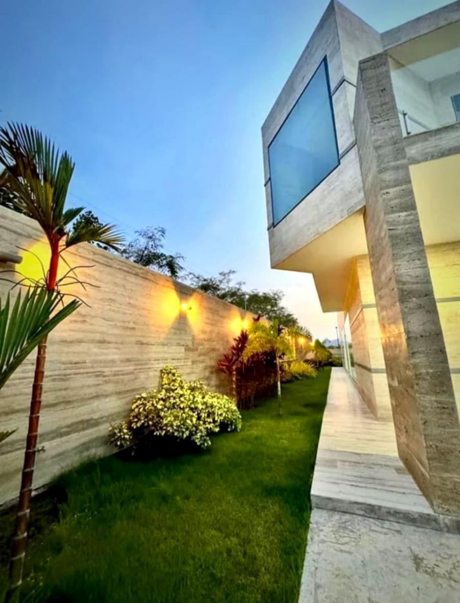 Home in Metric Way