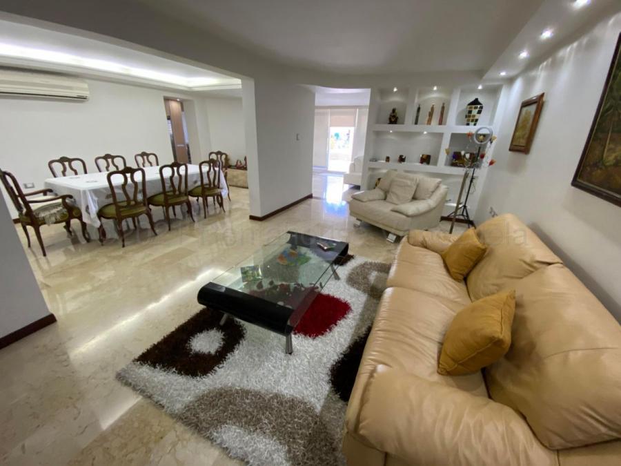 Foto Casa en Venta en Colinas de Santa Mnica, Caracas, Distrito Federal - U$D 435.000 - CAV202329 - BienesOnLine