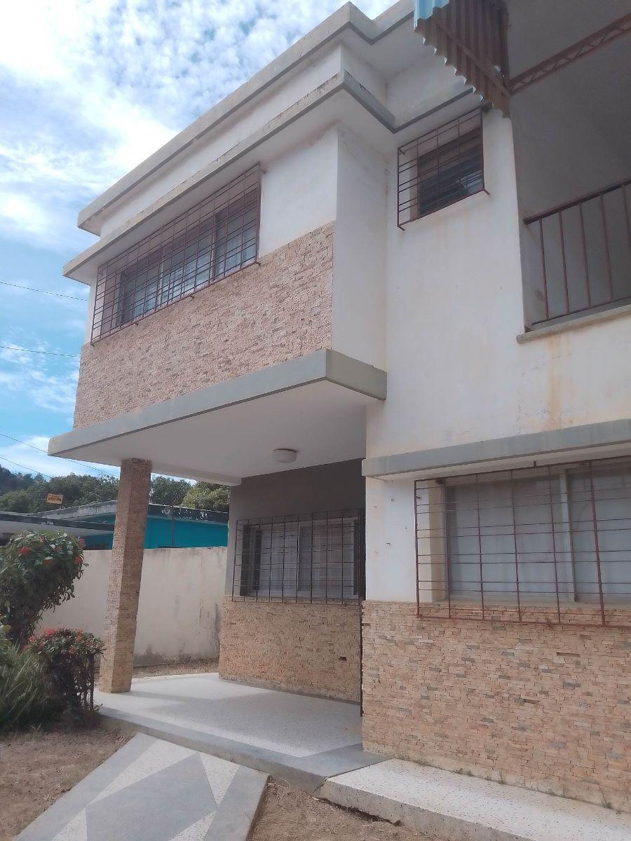 Foto Casa en Venta en valentin Valiente, Cuman, Sucre - U$D 30 - CAV218382 - BienesOnLine