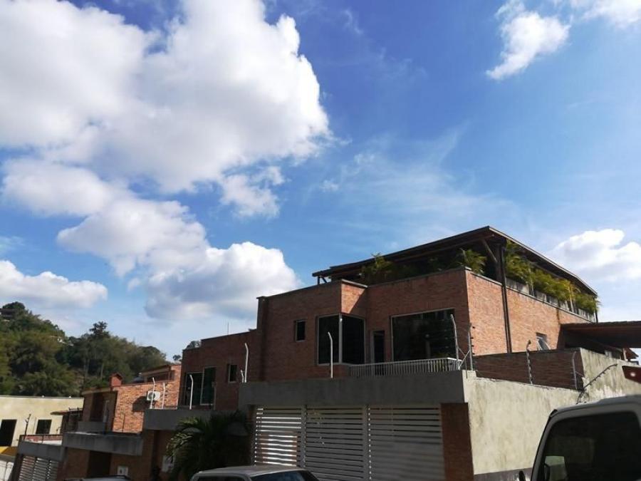 Foto Casa en Venta en El Hatillo, El Hatillo, Distrito Federal - U$D 550.000 - CAV166680 - BienesOnLine