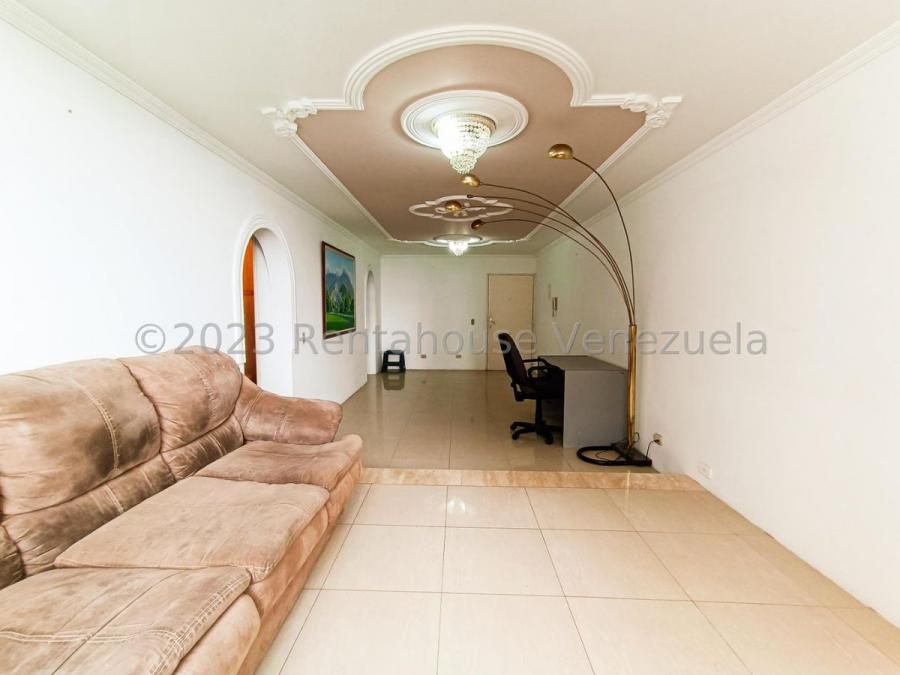 Foto Apartamento en Venta en La Rosaleda, San Antonio de Los Altos, Miranda - U$D 31.900 - APV223308 - BienesOnLine