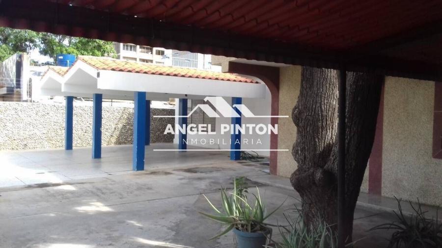 Foto Casa en Venta en Maracaibo, Zulia - U$D 220.000 - CAV243733 - BienesOnLine