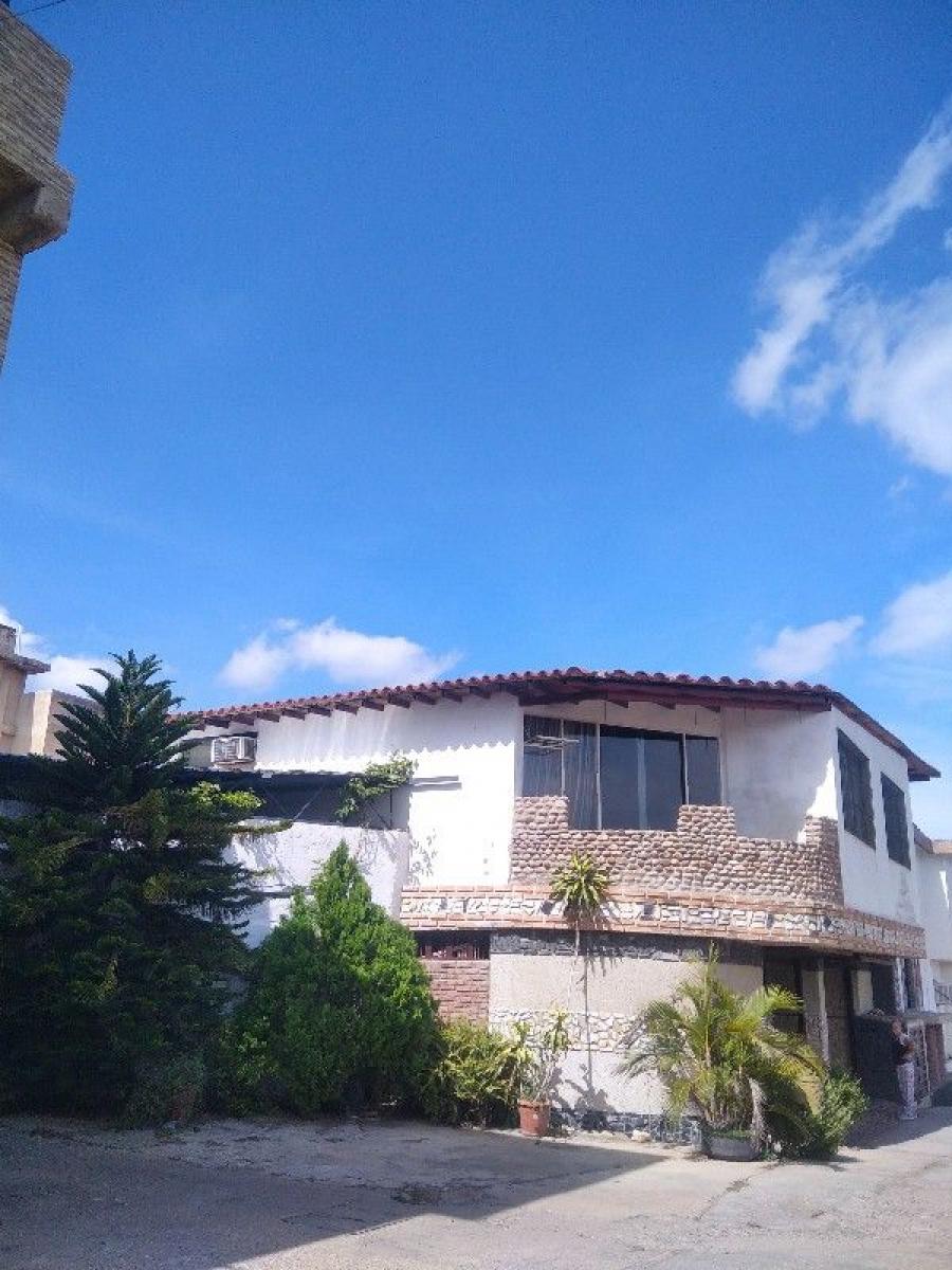 Foto Casa en Venta en Trinidad Samuel, Avenida Francisco de Miranda, Lara - U$D 800.000 - CAV200901 - BienesOnLine