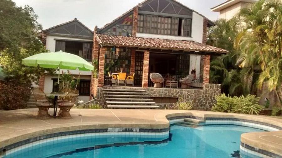 Foto Casa en Venta en Valencia, Carabobo - U$D 330.000 - CAV163782 - BienesOnLine