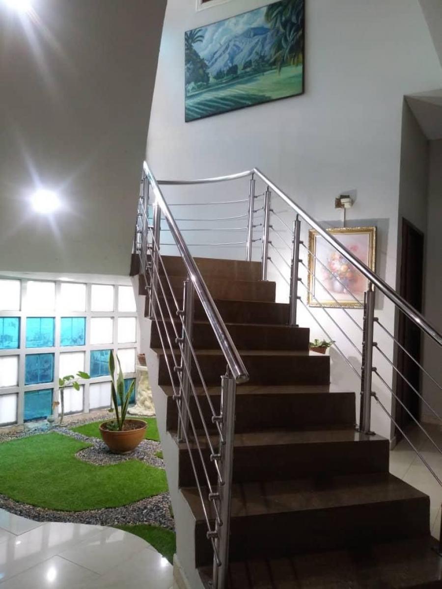 Home in Metric Way