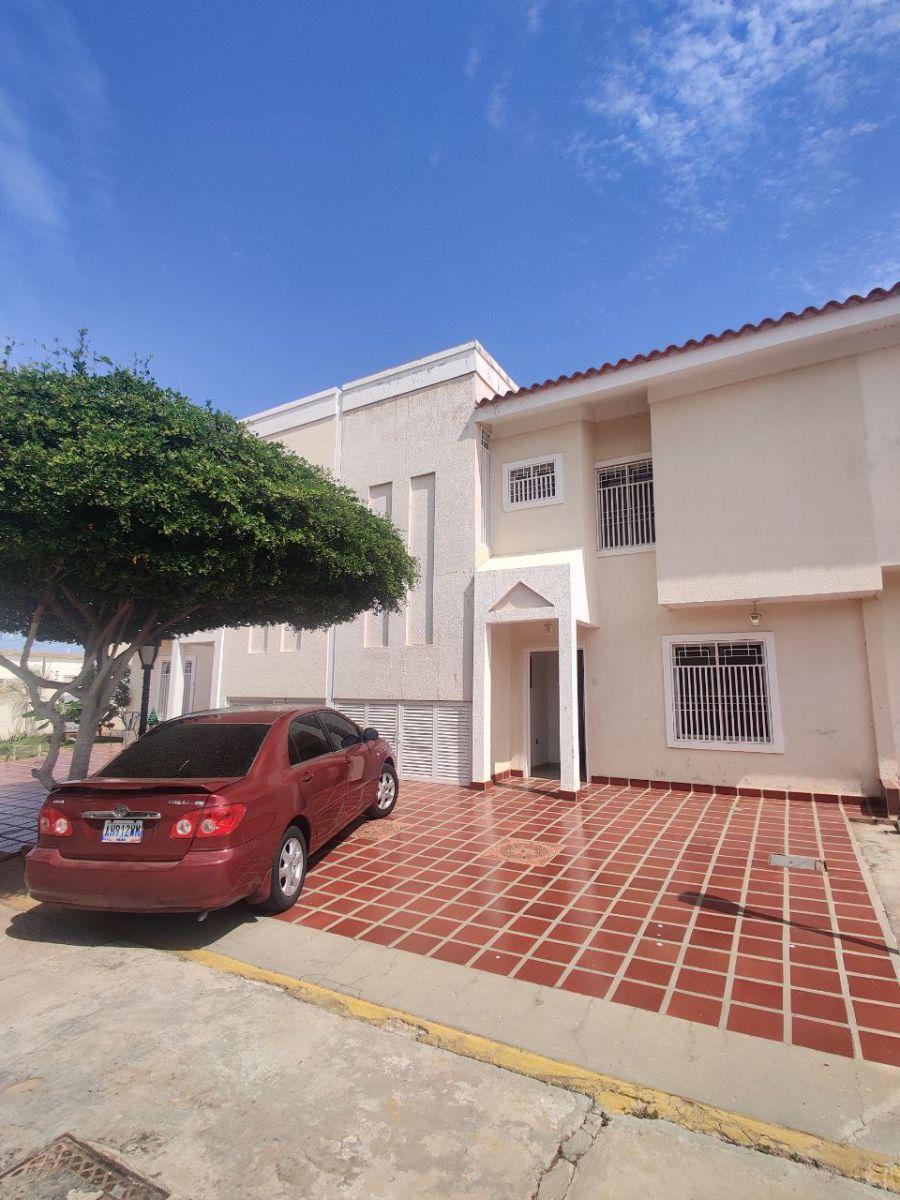 Foto Casa en Alquiler en Milagro Norte/Isla Dorada, Maracaibo, Zulia - U$D 450 - CAA216647 - BienesOnLine
