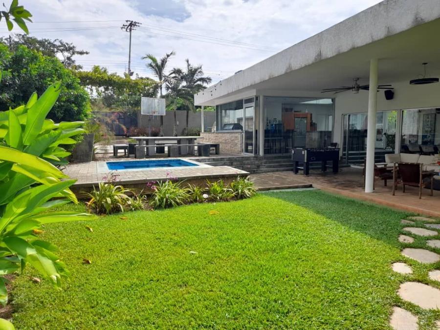 Foto Casa en Venta en Valencia, Carabobo - U$D 400.000 - CAV213072 - BienesOnLine