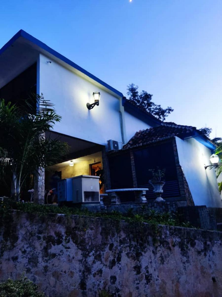 Foto Casa en Venta en Colinas de Guataparo, Carabobo - U$D 300.000 - CAV215987 - BienesOnLine
