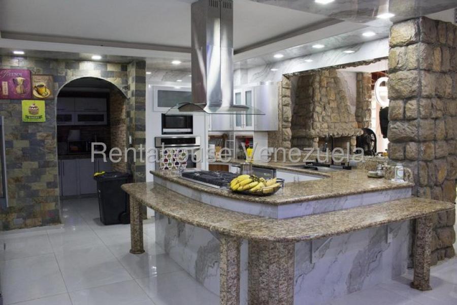 Foto Casa en Venta en Caracas, Distrito Federal - U$D 390.000 - CAV264231 - BienesOnLine