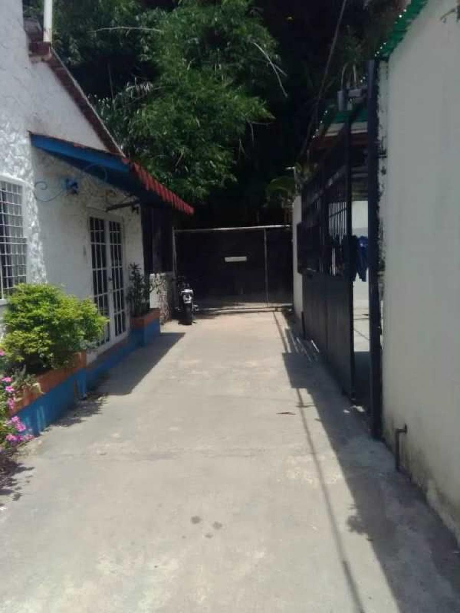 Home in Metric Way