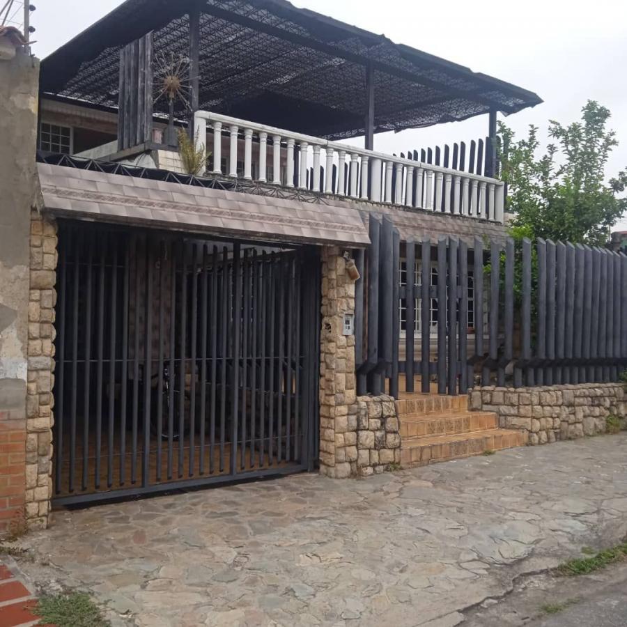 Foto Quinta en Venta en Guatire, Miranda - U$D 45.000 - QUV165873 - BienesOnLine