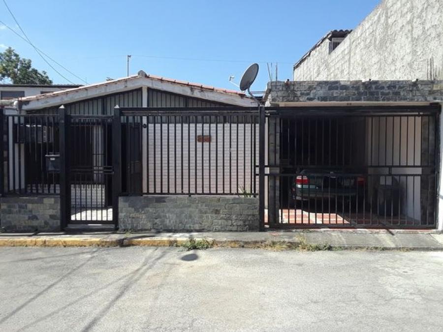 Foto Casa en Venta en Valle Arriba, Guatire, Miranda - U$D 19.000 - CAV162375 - BienesOnLine