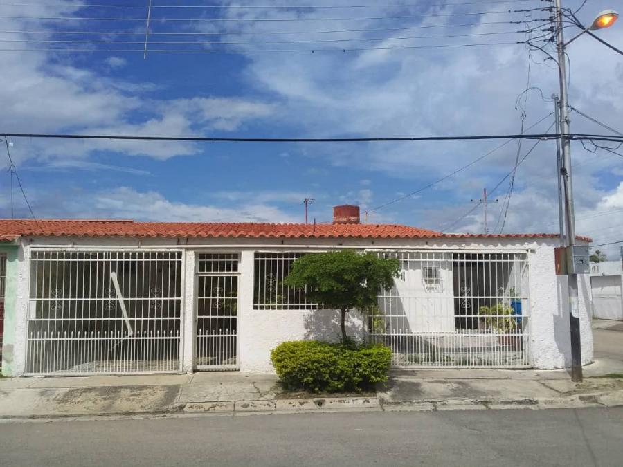 Foto Casa en Venta en Los Guayos, Carabobo - U$D 13.997 - CAV135270 - BienesOnLine