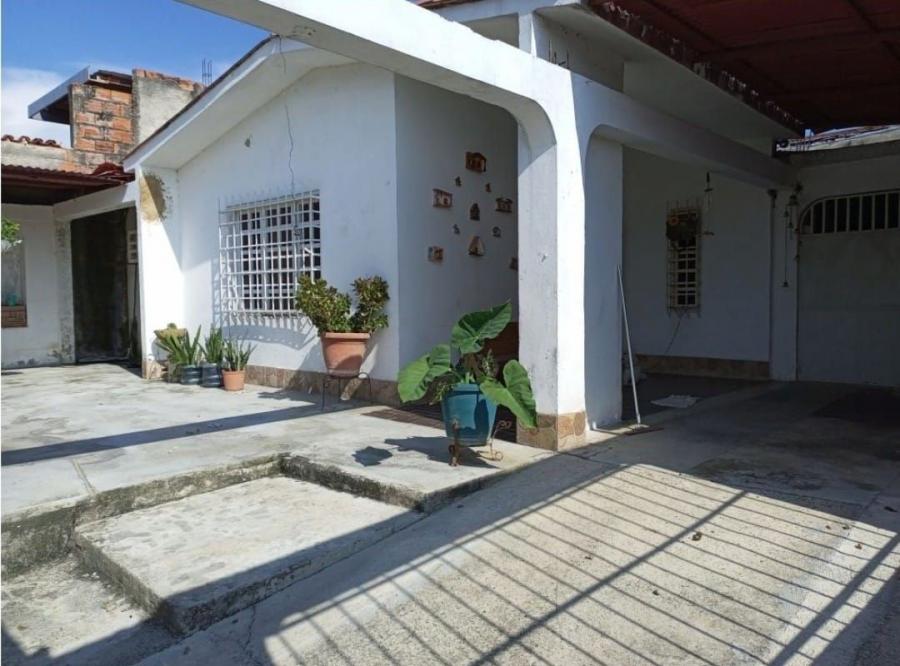 Foto Casa en Venta en CASA EN PARAPARAL, URB. QUINTAS DOS MIL, Los Guayos, Carabobo - U$D 23.000 - CAV217618 - BienesOnLine