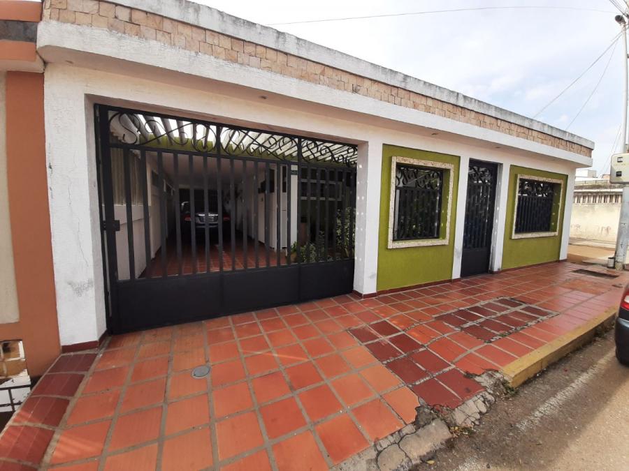 Foto Casa en Venta en Plataneros, Maracaibo, Zulia - U$D 14.000 - CAV152544 - BienesOnLine