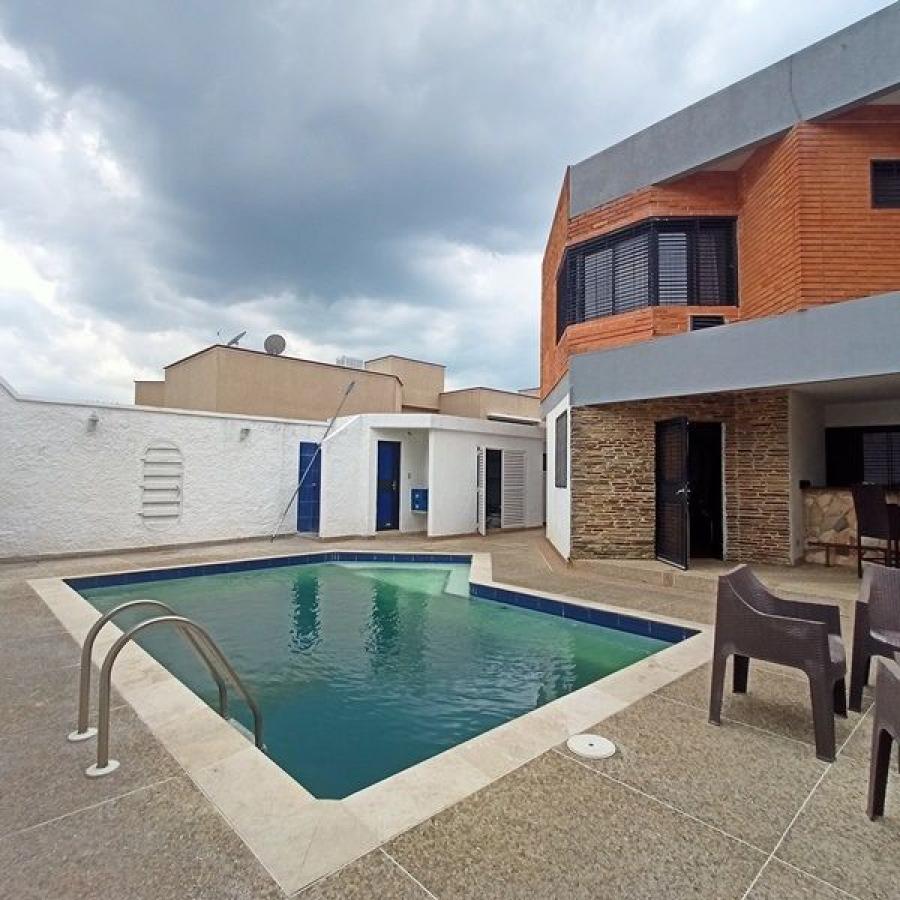 Foto Casa en Venta en Valencia, Carabobo - U$D 330.000 - CAV149718 - BienesOnLine