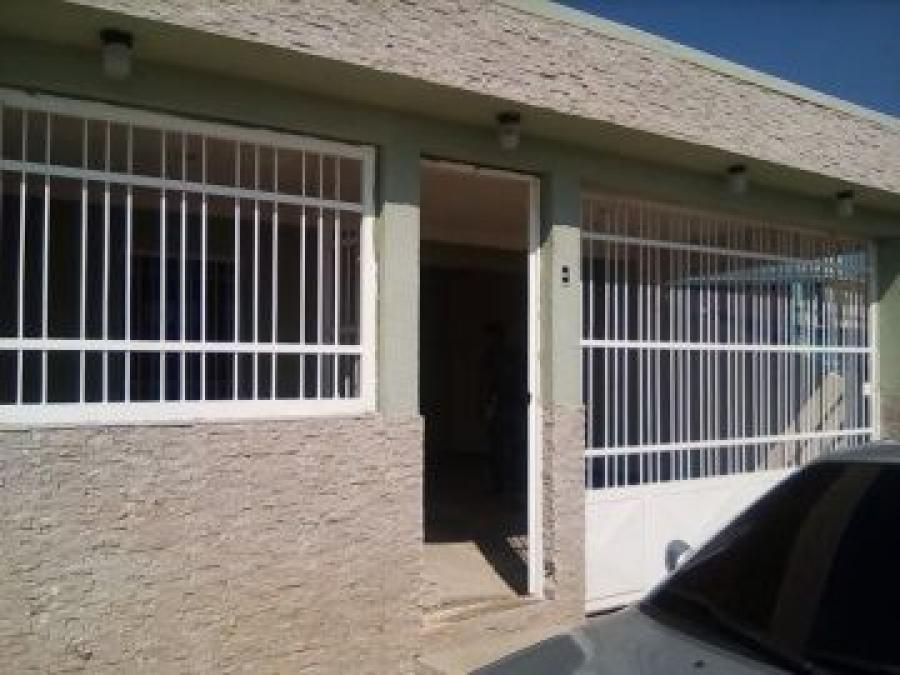 Foto Casa en Venta en Los Guayos, Carabobo - U$D 8.000 - CAV104415 - BienesOnLine