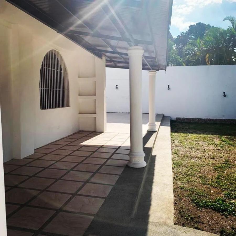 Foto Casa en Venta en Caracas, Distrito Federal - U$D 400.000 - CAV178057 - BienesOnLine