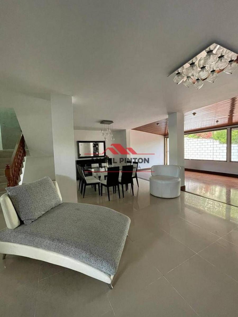 Foto Casa en Venta en Caracas, Distrito Federal - U$D 270.000 - CAV194952 - BienesOnLine