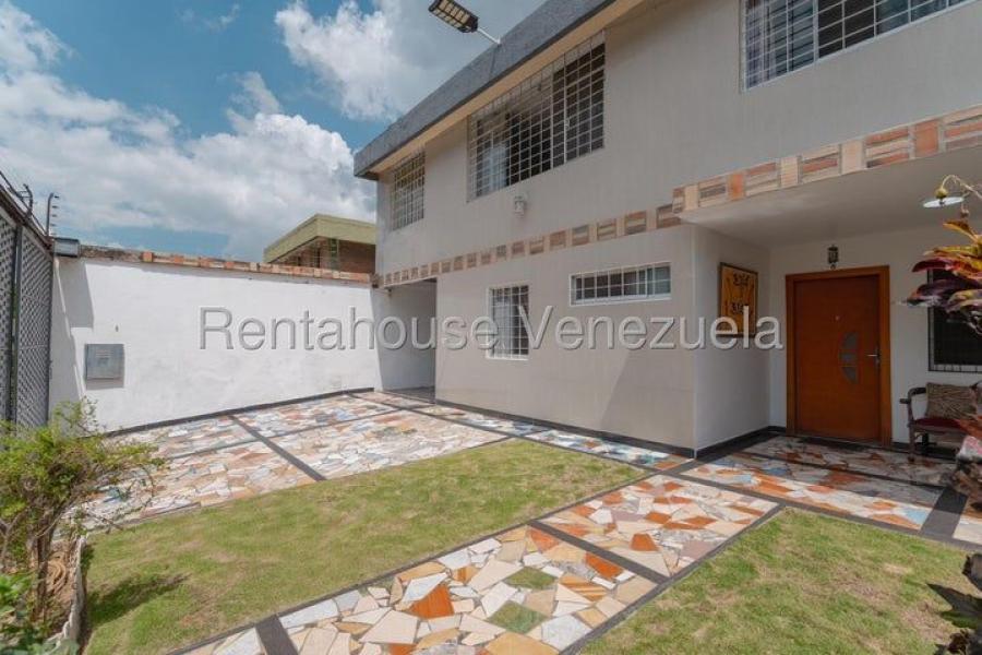 Foto Casa en Venta en El Marques, Caracas, Distrito Federal - U$D 230.000 - CAV254060 - BienesOnLine
