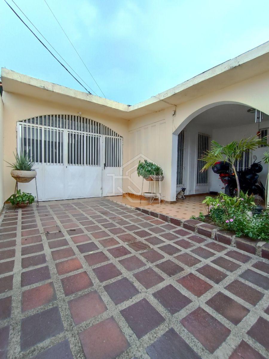 Foto Casa en Venta en Barcelona, Anzotegui - U$D 33.000 - CAV180678 - BienesOnLine