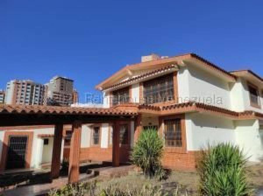 Foto Casa en Venta en La trigalea, Valencia, Carabobo - U$D 400.000 - CAV147702 - BienesOnLine