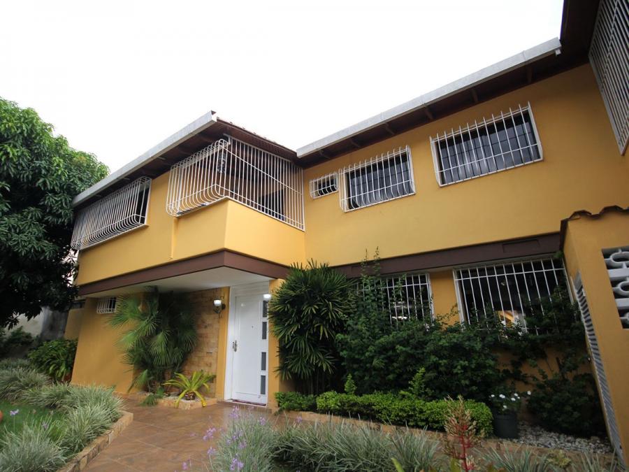 Foto Casa en Venta en Sucre, Sucre, Distrito Federal - U$D 290.000 - CAV209392 - BienesOnLine