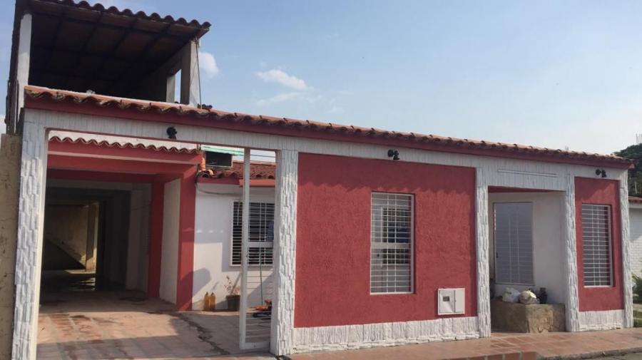 Foto Casa en Venta en San Joaquín, Carabobo - U$D 13.700 - CAV174119 - BienesOnLine