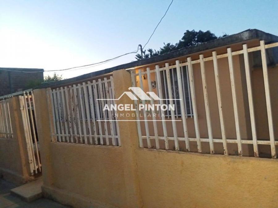 Foto Casa en Venta en Maracaibo, Zulia - U$D 15.000 - CAV254561 - BienesOnLine
