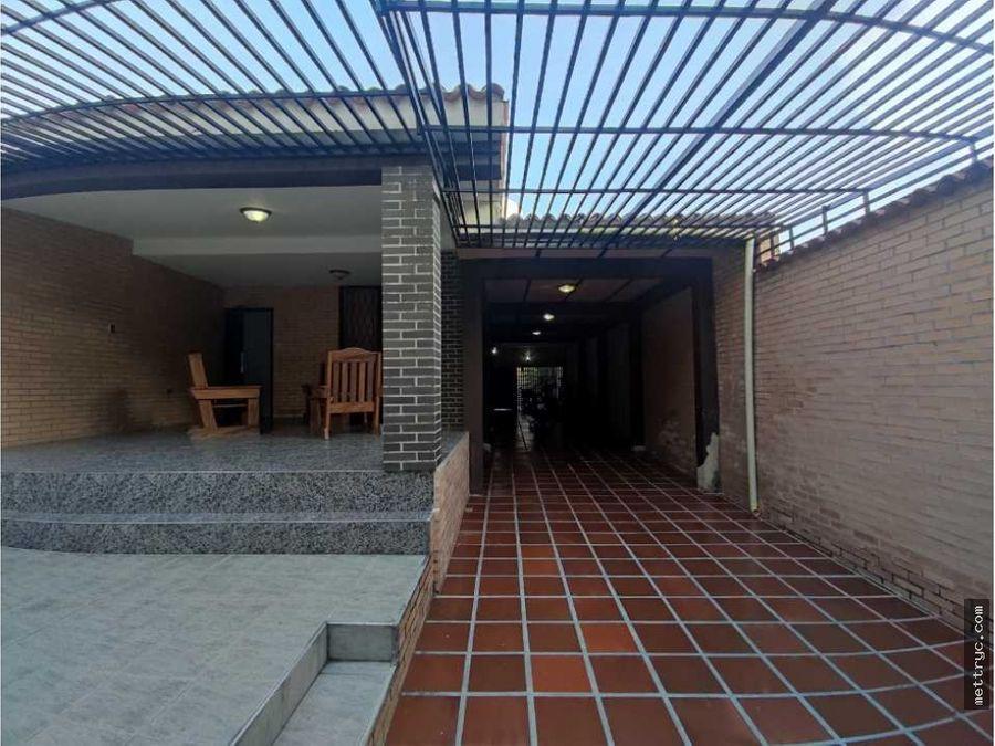 Home in Metric Way