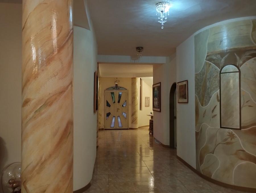 Home in Metric Way