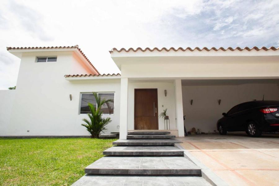 Foto Casa en Venta en guaparo, Valencia, Carabobo - U$D 450.000 - CAV161692 - BienesOnLine